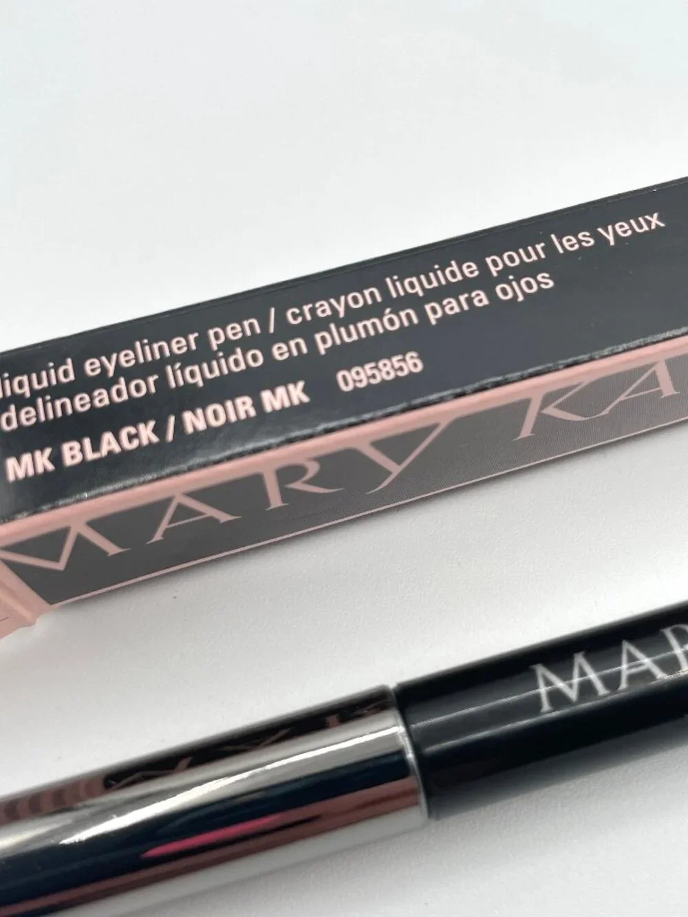 New In Box Mary Kay Liquid Eyeliner Pen MK Black #095856 NIB DISCONTINUED
